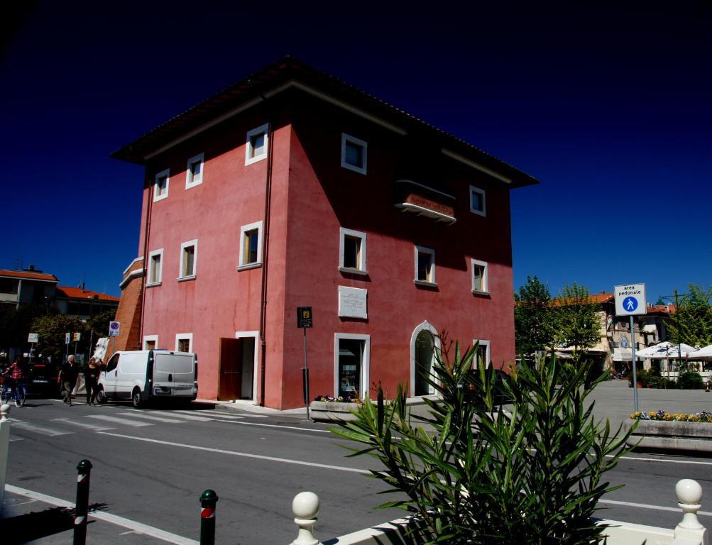 Golf Dei Marmi Hotel 3*